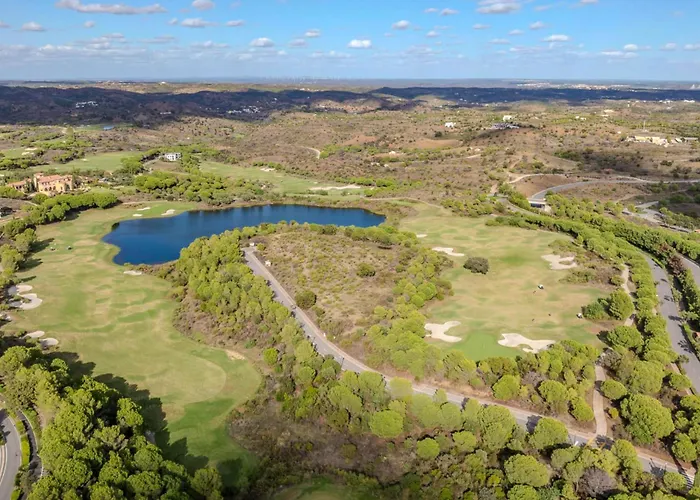 Macy - Monte Rei Villa