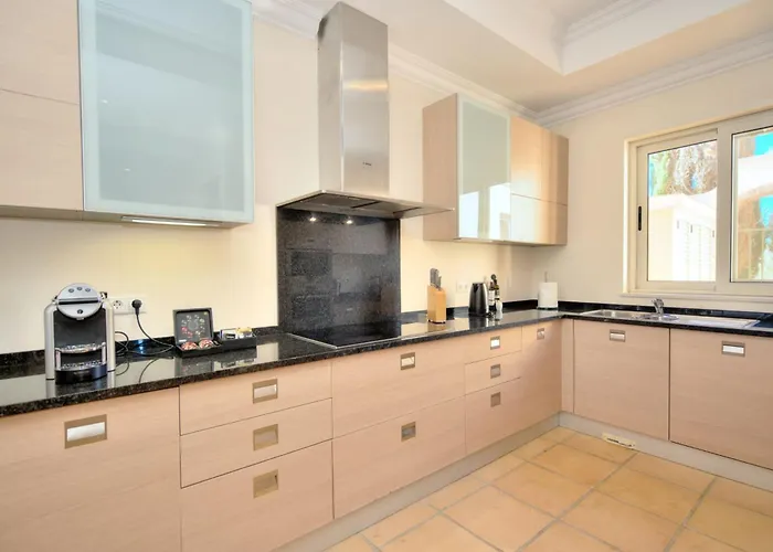 Macy - Monte Rei Villa *