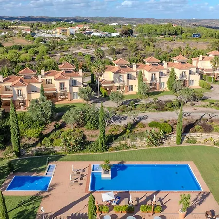 Macy - Monte Rei Villa *